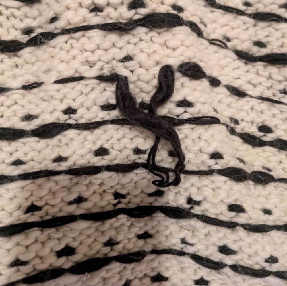 🦋5/25$ Zara Women's Striped Sweater with Pom Poms - Picture 7 of 7